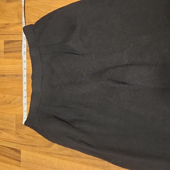 St. John Basics Black Santana Knit Pleated Front Pull-on Pants Size 8 - Picture 9 of 16